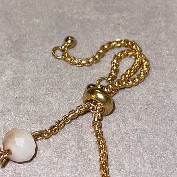 Vintage Gold Tone Bracelet with Black/Red Faux Gems. - Picture 5 of 6